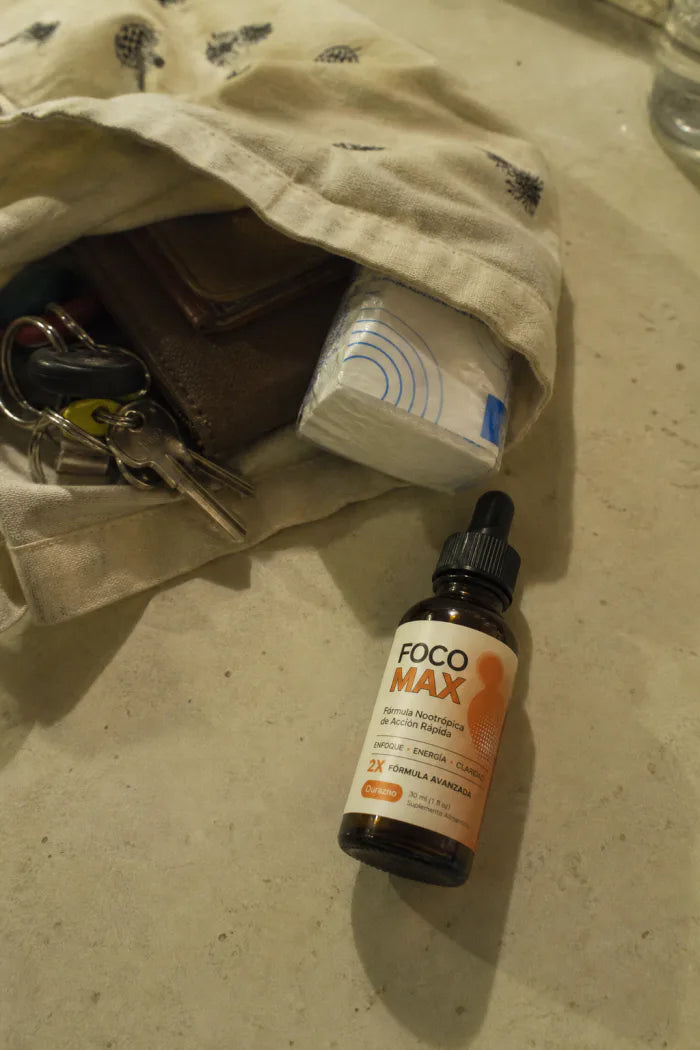 FOCO MAX asomando del bolso